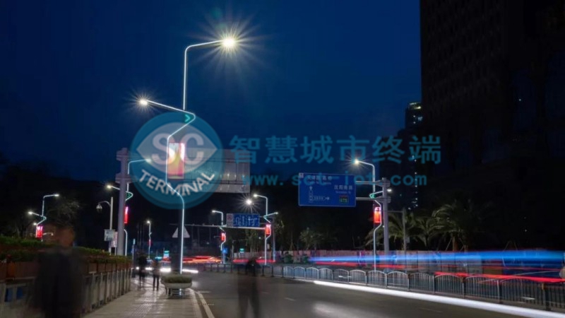 贵州遵义智慧路灯LED灯杆屏4